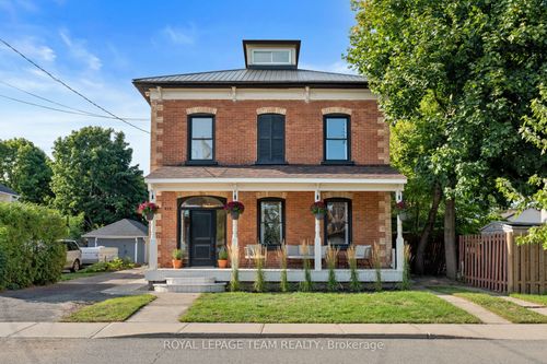 414 James St W, Prescott, ON, K0E1T0 | Card Image