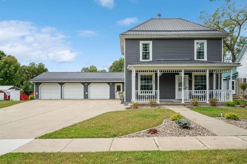 208 W Spring St, Strawberry Point, IA, 52076-9602 | Card Image