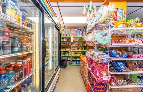 21905 Norwalk Blvd, Hawaiian Gardens, CA, 90716-1639 | Card Image