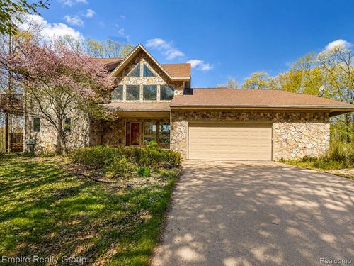 2111 Oak Ter, Ortonville, MI, 48462-8487 | Card Image
