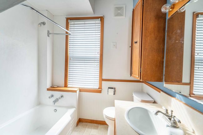 full bath | Image 10