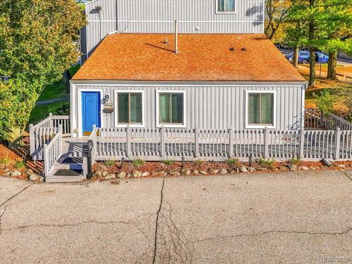 105-9597 Harbour Cove Ct, Ypsilanti, MI, 48197-7006 | Card Image