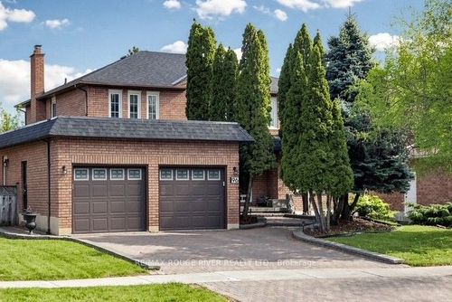 96 Bourbon St, Woodbridge, ON, L4L6Y3 | Card Image
