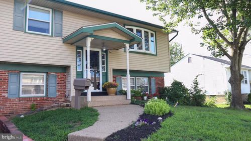 30 Evergreen Ln, BURLINGTON, NJ, 08016-3127 | Card Image
