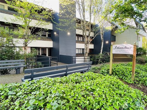 107-3055 80th Ave Se, Mercer Island, WA, 98040-2955 | Card Image