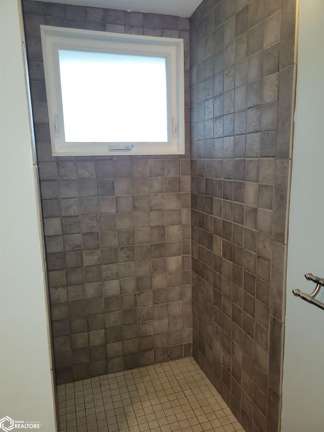 1020 W Broadway St, Home with 3 bedrooms, 2 bathrooms and 2 parking in Eagle Grove IA | Image 21