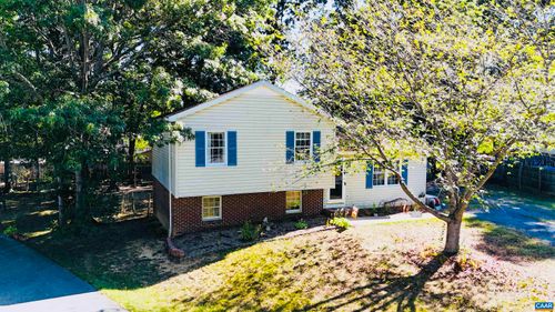 16 Kingston Ct, STUARTS DRAFT, VA, 24477-2519 | Card Image