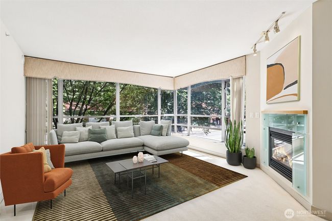 APT-205 - 2929 1 St Ave, Condo with 1 bedrooms, 1 bathrooms and 1 parking in Seattle WA | Image 9