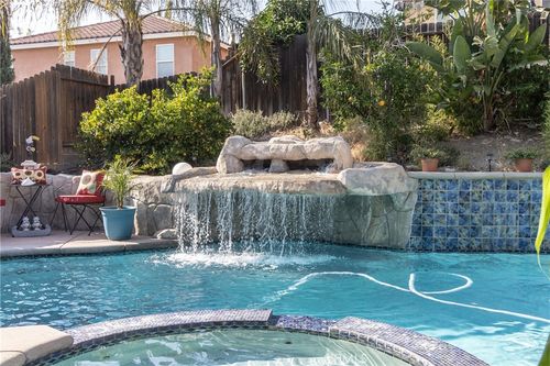 2168 Stonewood St, Mentone, CA, 92359 | Card Image