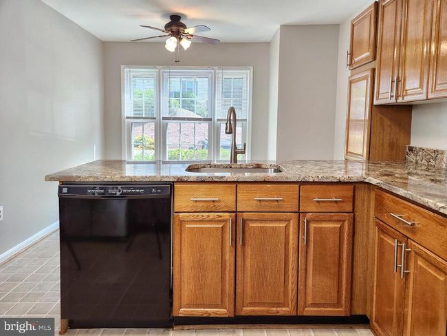 7250 Olde Lantern Way, Townhouse with 3 bedrooms, 4 bathrooms and null parking in SPRINGFIELD VA | Image 16