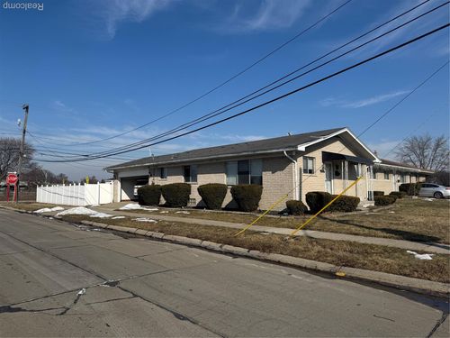 8309 Potomac, Center Line, MI, 48015-1631 | Card Image