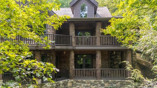 2670 Cedar Falls Way, Sevierville, TN, 37862-7961 | Card Image