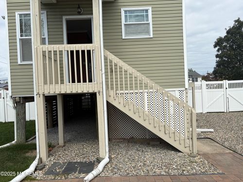 201 Riviera Dr, Toms River, NJ, 08753-2532 | Card Image
