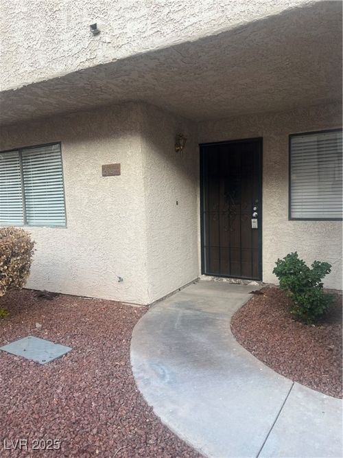 2667 Aracatuba Avenue, Las Vegas, NV, 89121 | Card Image