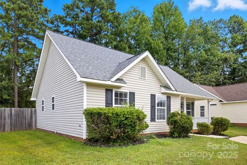 1113 Summit Hills Dr, Charlotte, NC, 28214-0400 | Card Image