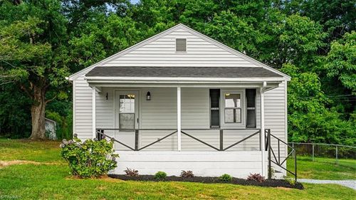 757 Mcdermott St, Asheboro, NC, 27205-7647 | Card Image