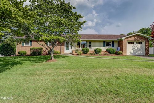 126 Fairlawn Dr, Johnson City, TN, 37601-9223 | Card Image