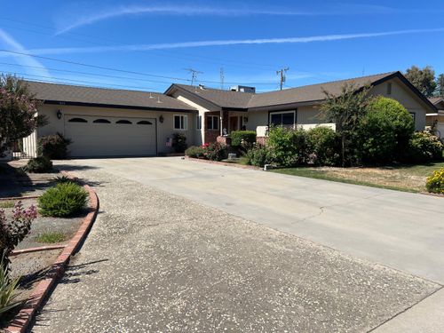 855 E Pleasant Ave, Tulare, CA, 93274-2223 | Card Image