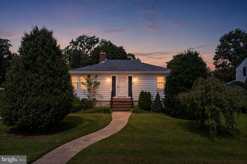5 Ellis Ave, BURLINGTON, NJ, 08016-3729 | Card Image