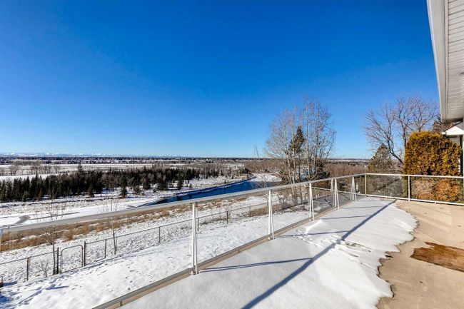 329 Douglasdale Point Se, Home with 4 bedrooms, 2 bathrooms and 6 parking in Calgary AB | Image 46