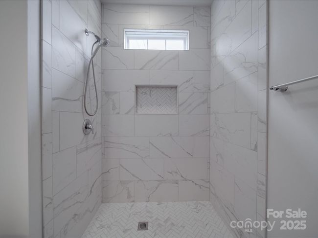 Primary Shower | Image 30