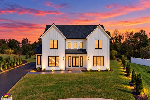 200 Gray Dr, WAYNESBORO, VA, 22980-2956 | Card Image