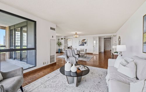 805-3 Concorde Place, North York, ON, M3C3K7 | Card Image