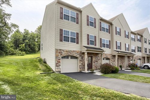 99-280 Fieldstone Ct, NEW CUMBERLAND, PA, 17070-2879 | Card Image
