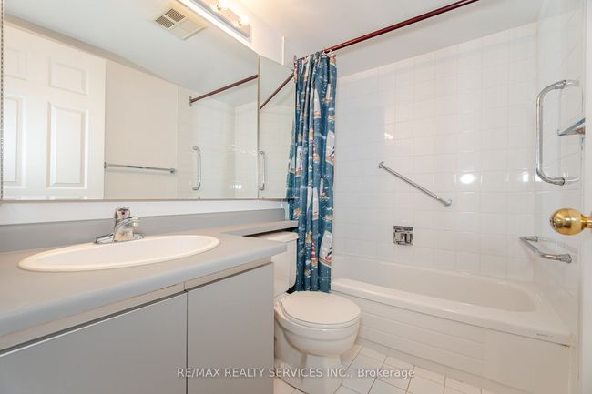 1210 - 20 Cherrytree Dr, Condo with 3 bedrooms, 2 bathrooms and null parking in Brampton ON | Image 33