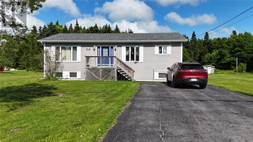 68 Main St, House with 3 bedrooms, 2 bathrooms and null parking in Stephenville NL | Card Image