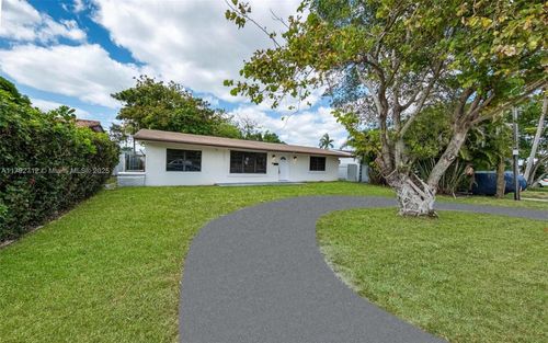 7817 Madeira St, Miramar, FL, 33023-4617 | Card Image