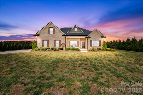 2107 Parrothead Dr, Monroe, NC, 28110-5734 | Card Image