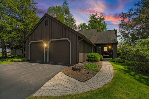 2 Andrews Way, Canandaigua, NY, 14424-8956 | Card Image