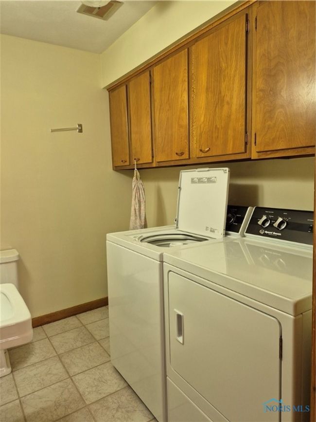 1100 Cherry Ln, House other with 3 bedrooms, 2 bathrooms and 2 parking in Findlay OH | Image 22