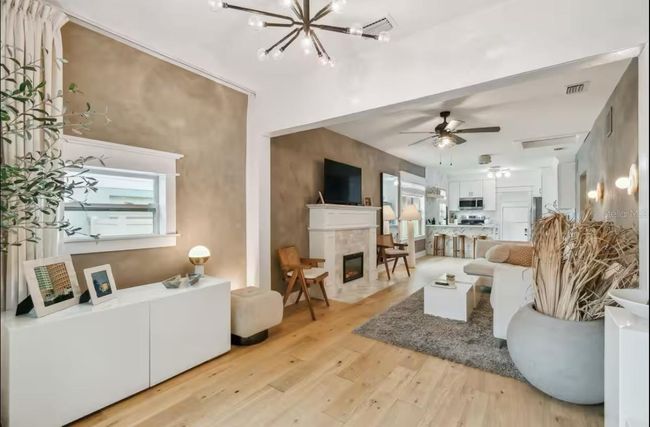 Living Room | Image 9