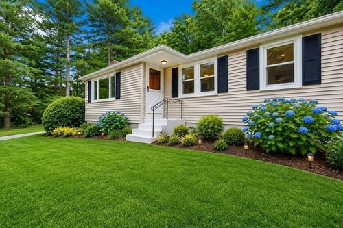 4 Cross St, Foxboro, MA, 02035 | Card Image
