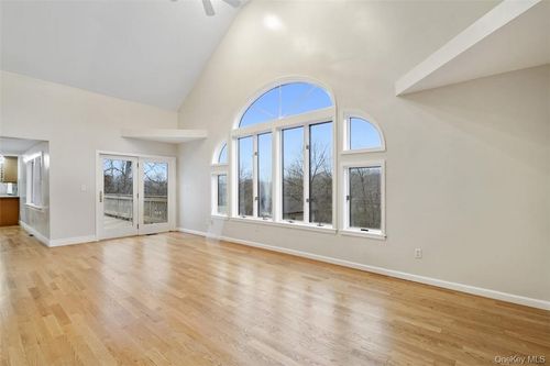 17 Valley Dr, Salisbury Mills, NY, 12577-5039 | Card Image