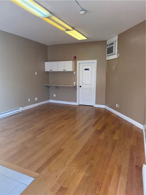 964 Manton Ave, Providence, RI, 02909-5614 | Card Image