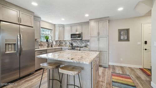 b7-901 Schneitter Cir, Midway, UT, 84049-6104 | Card Image