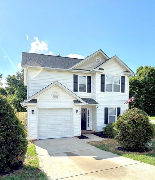 1421 Braveheart Ln, Charlotte, NC, 28216-5708 | Card Image