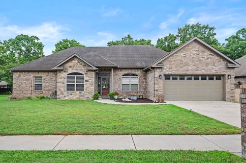 196 Forest Oak Dr, Jacksonville, AR, 72076-3793 | Card Image