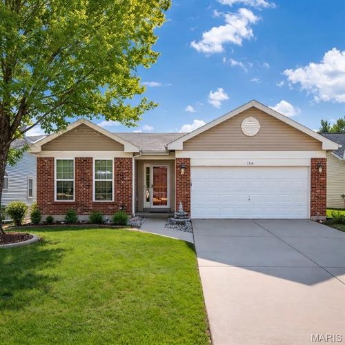 1316 Durham Dr, Herculaneum, MO, 63048-1711 | Card Image