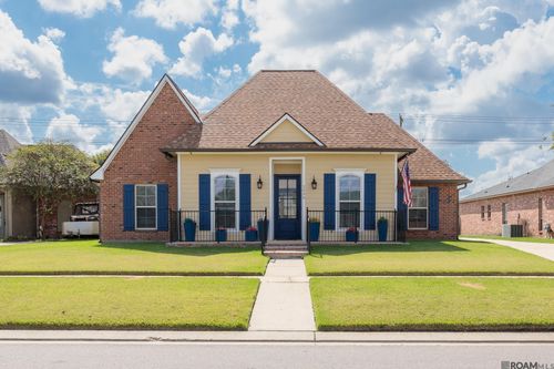 2034 Pointe South Dr, Zachary, LA, 70791-5426 | Card Image