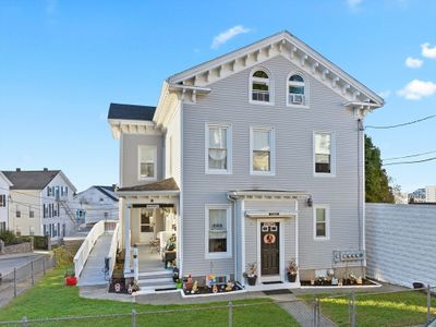 44 South St, Home with 6 bedrooms, 4 bathrooms and null parking in Fall River MA | Image 1