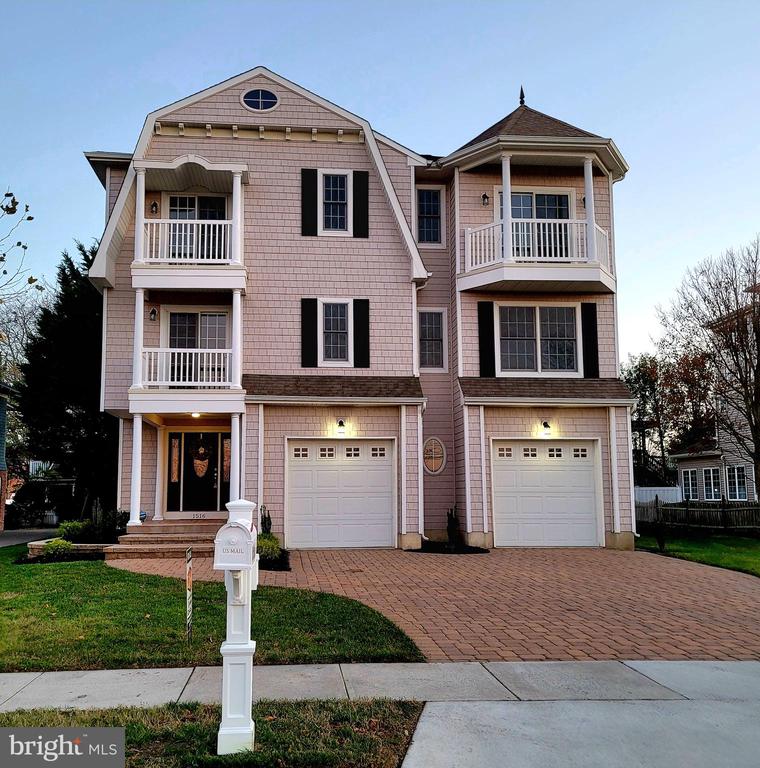 New York Ave, Cape May, NJ 08204
