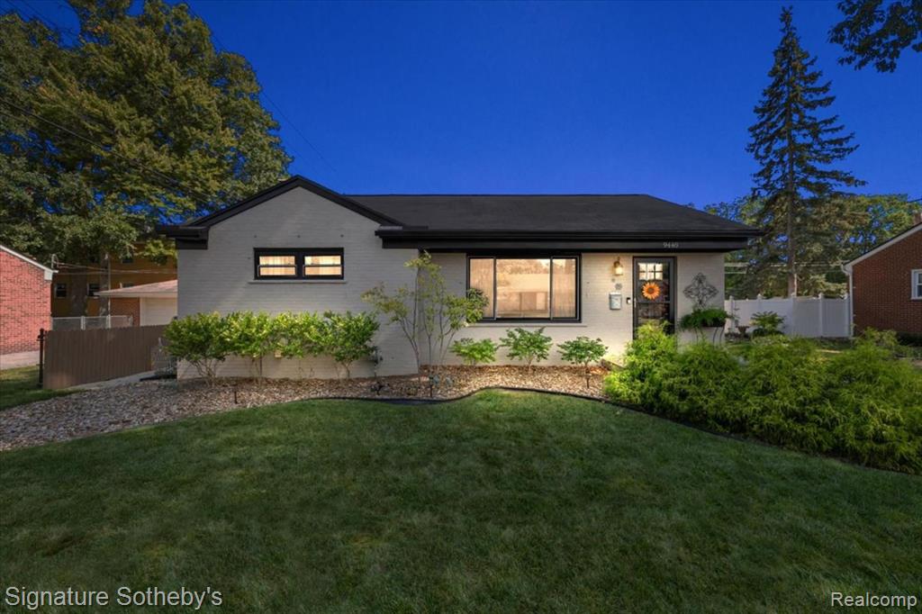 Gillman St, Livonia, MI 48150