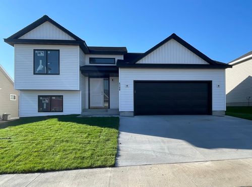 6198 51st St Nw, Rochester, MN, 55901-5017 | Card Image