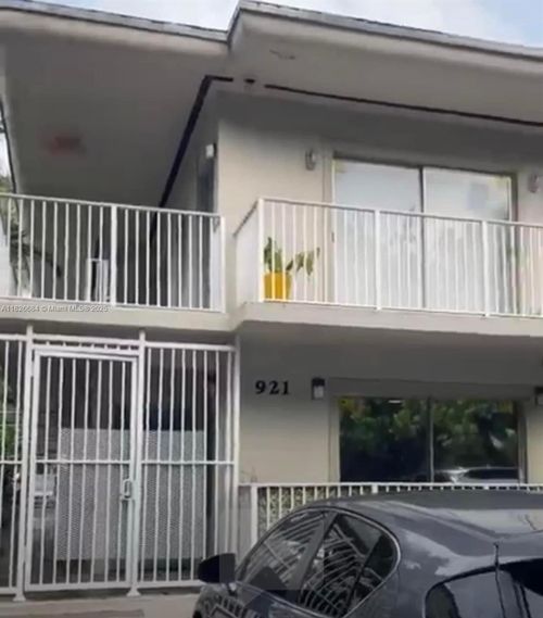 apt-2-921 Meridian Ave, Miami Beach, FL, 33139-8428 | Card Image