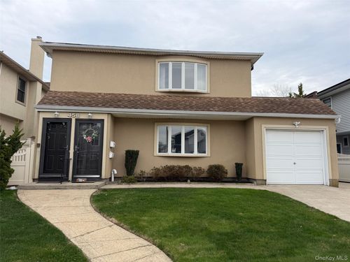 458 E Fulton St, Long Beach, NY, 11561-2306 | Card Image