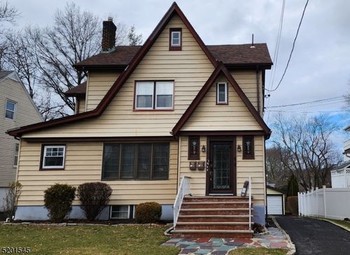 fl-2nd-46 Cumberland Ave, Verona, NJ, 07044-2105 | Card Image